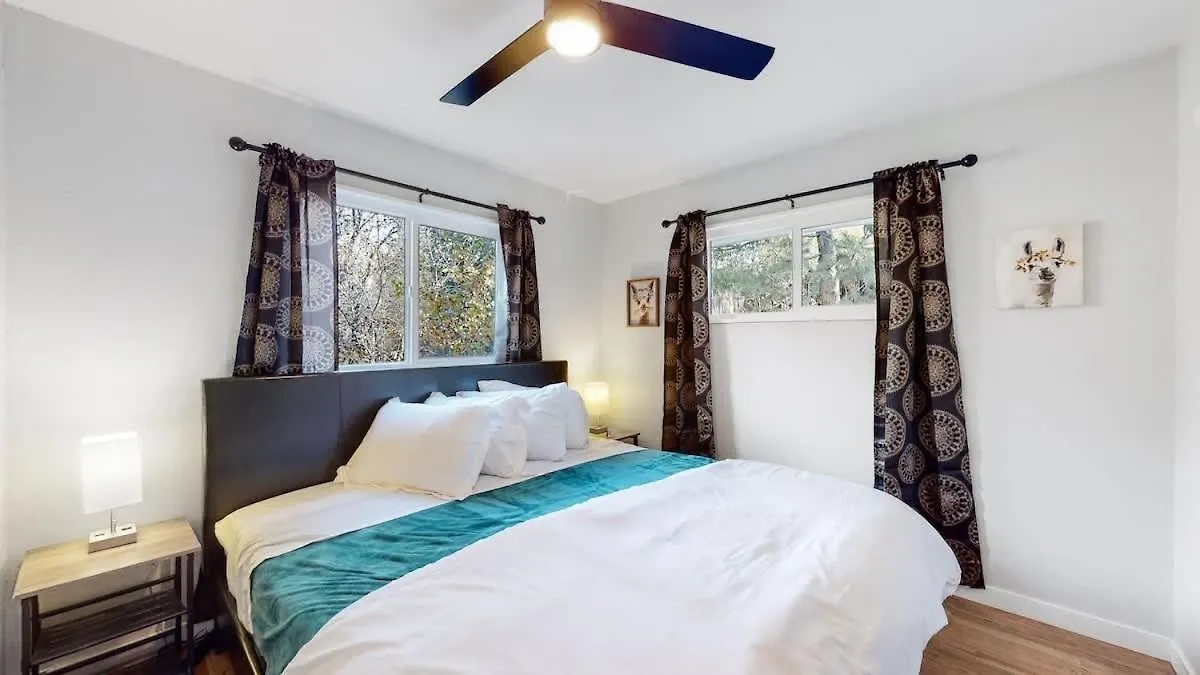 Spacious Family Retreat In Denver 0*,